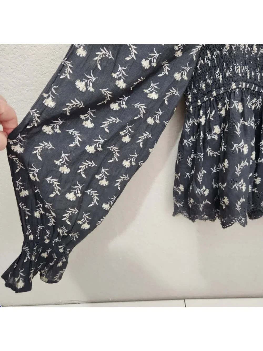American Eagle Floral Smocked Long Sleeve Blouse Black & White M Lightweight